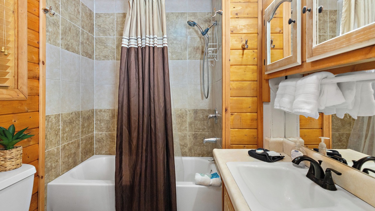 Photo of Bathroom in Red River