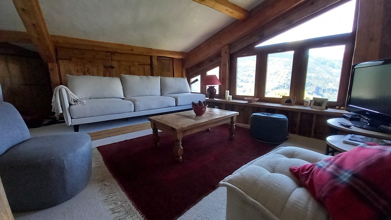 Photo of Livingroom in Great Alpine Road