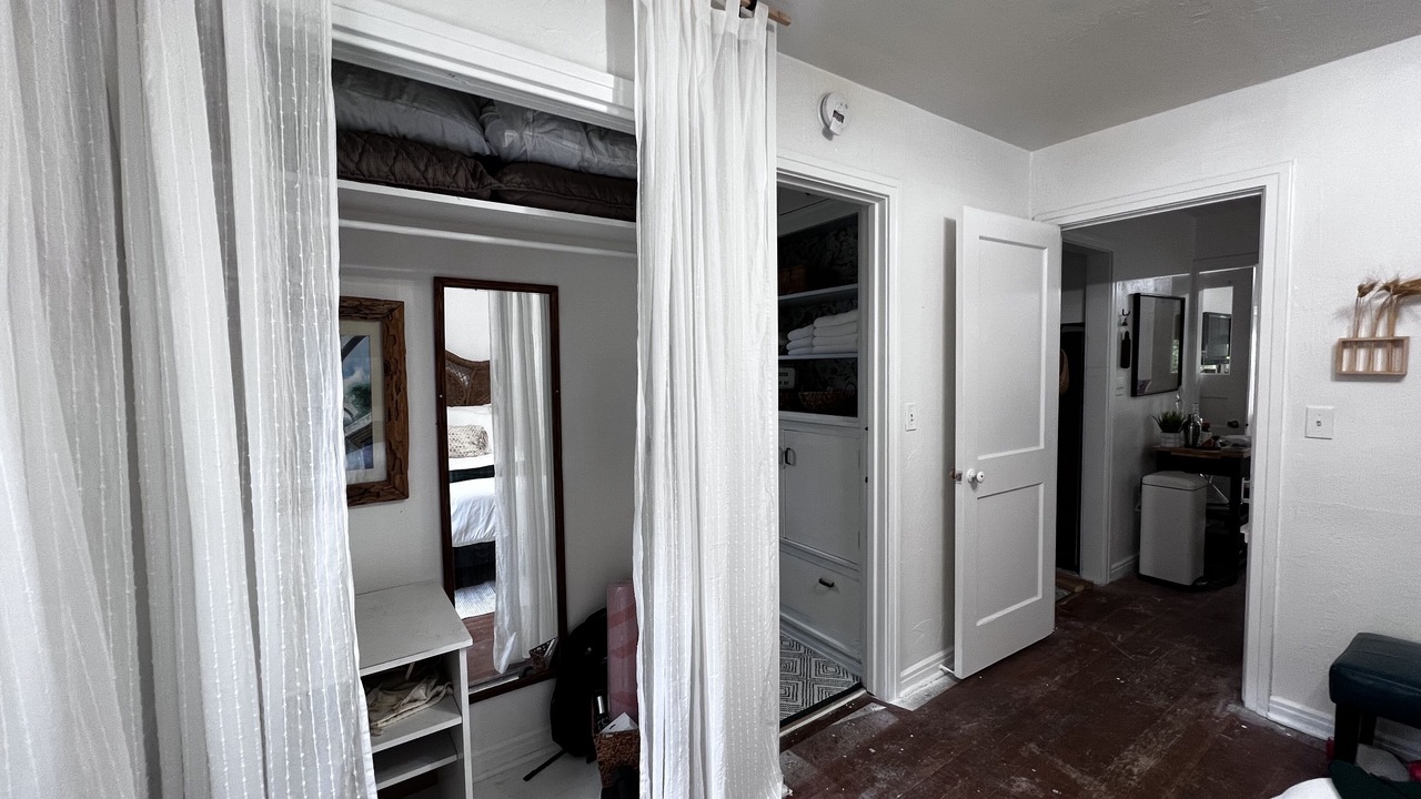 Photo of Bedroom in Cheyenne Canyon