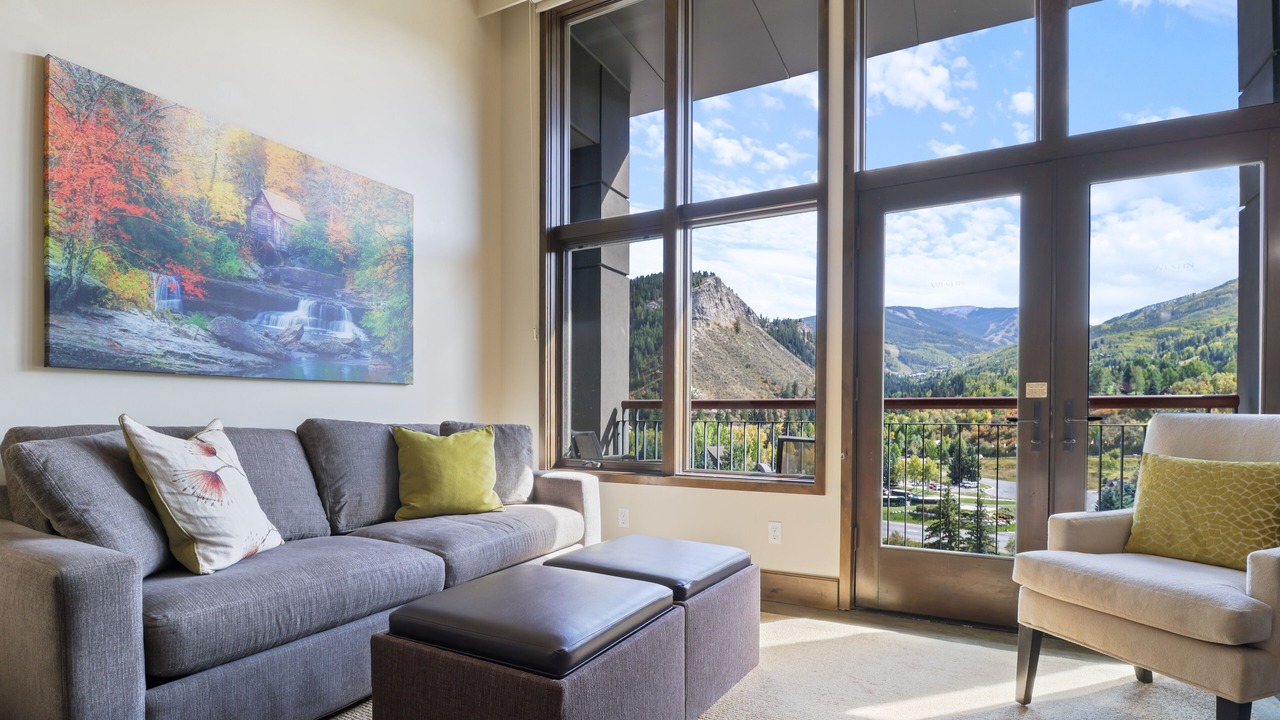 Photo of Livingroom in Avon