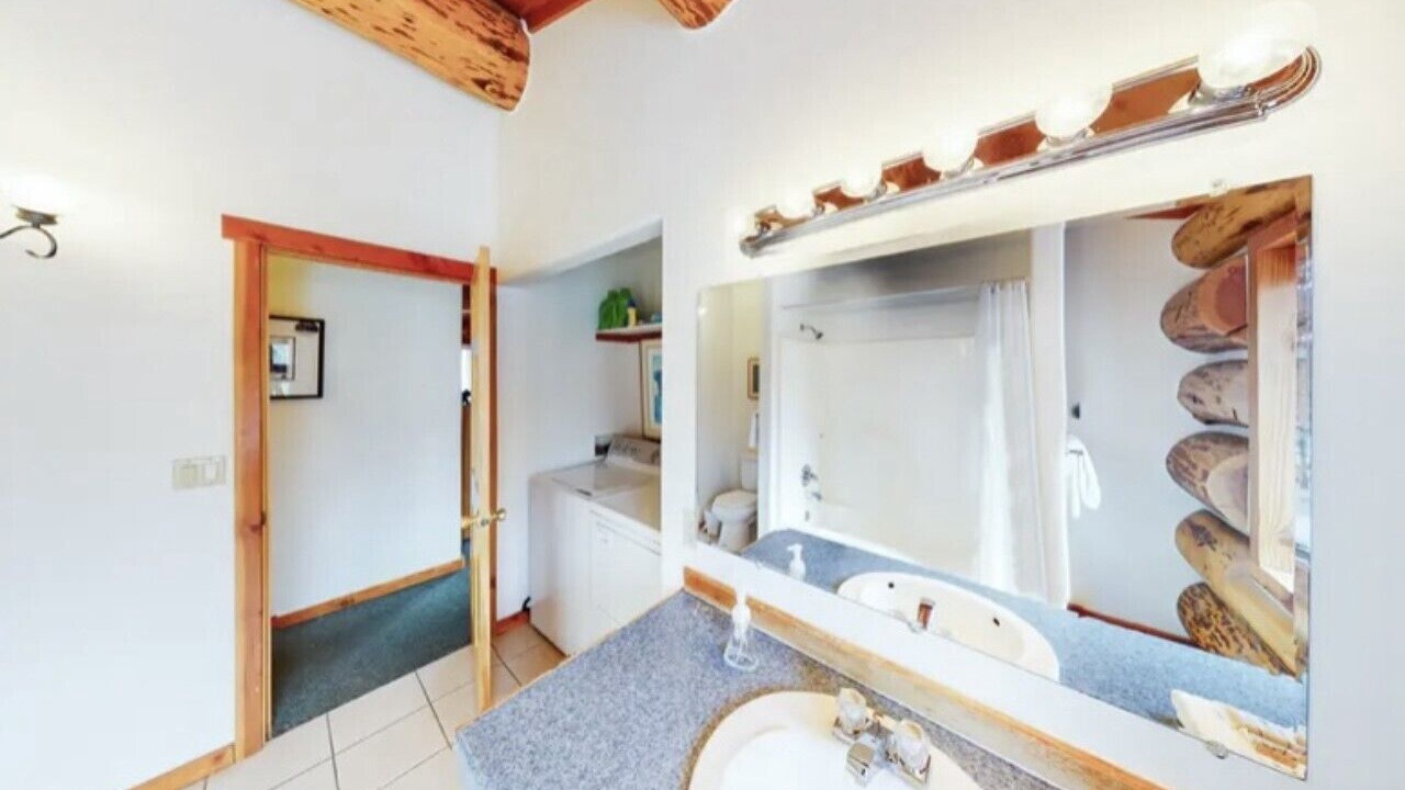 Photo of Bathroom in Wildernest