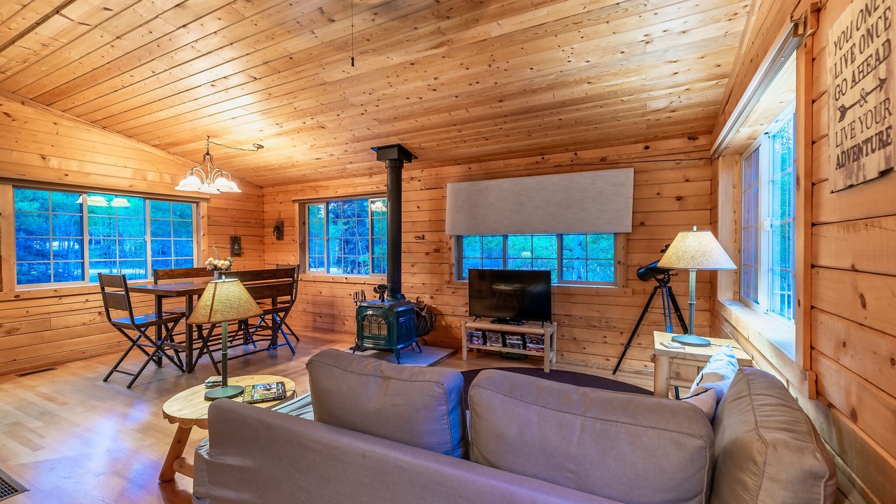 Photo of Livingroom in Stagetop