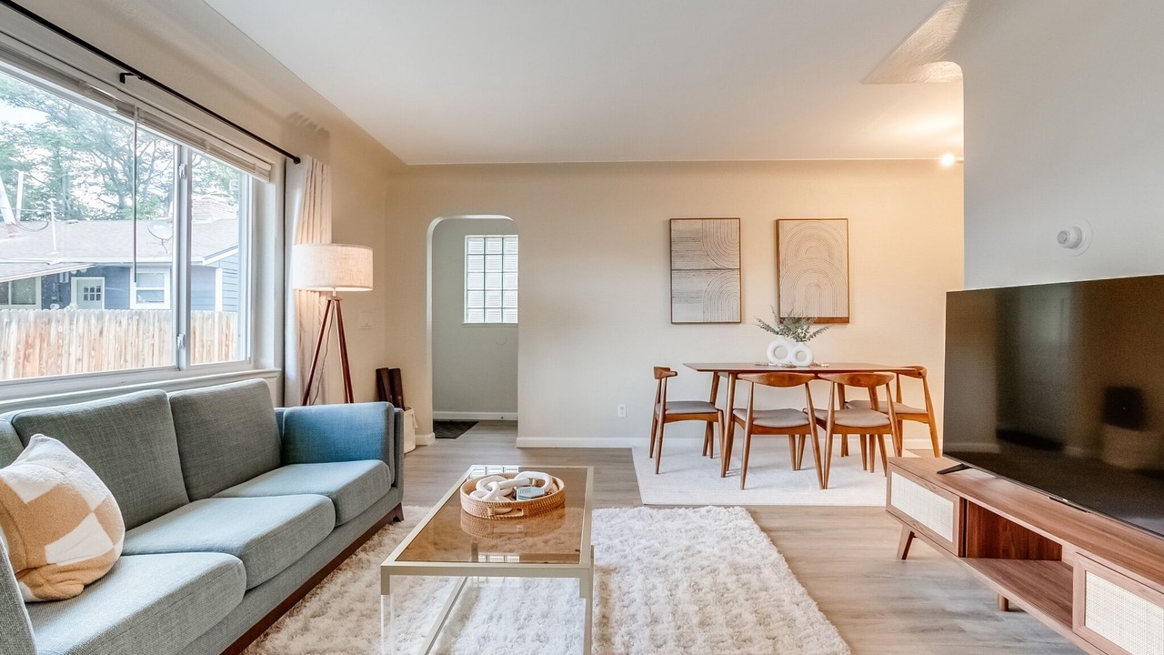 Photo of Livingroom in Aurora