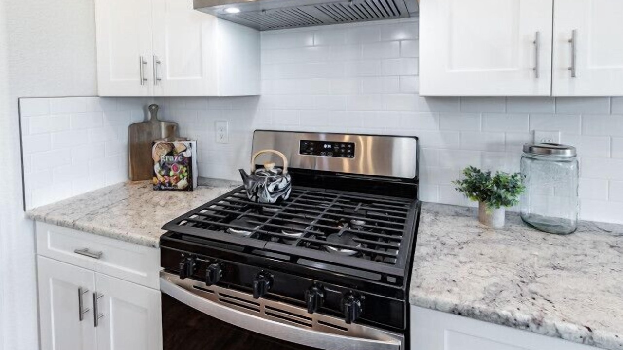Photo of Kitchen in Mountain Shadows