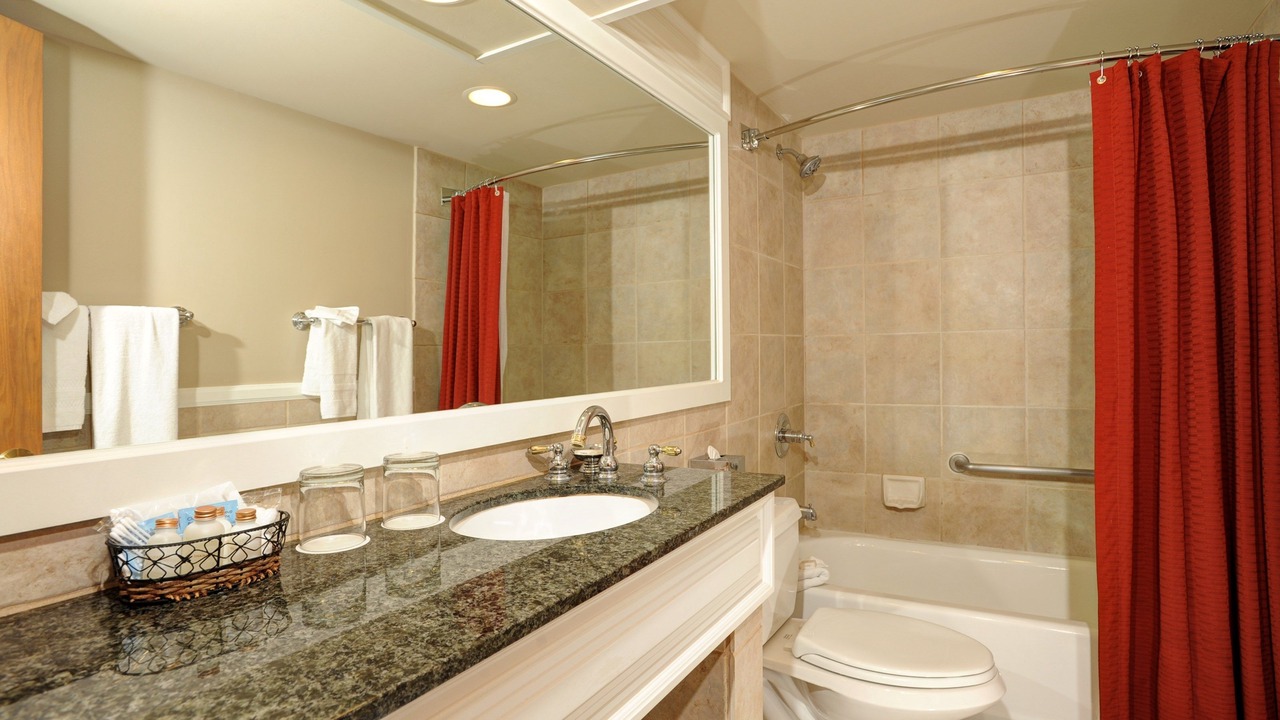 Photo of Bathroom in Lakeside Village
