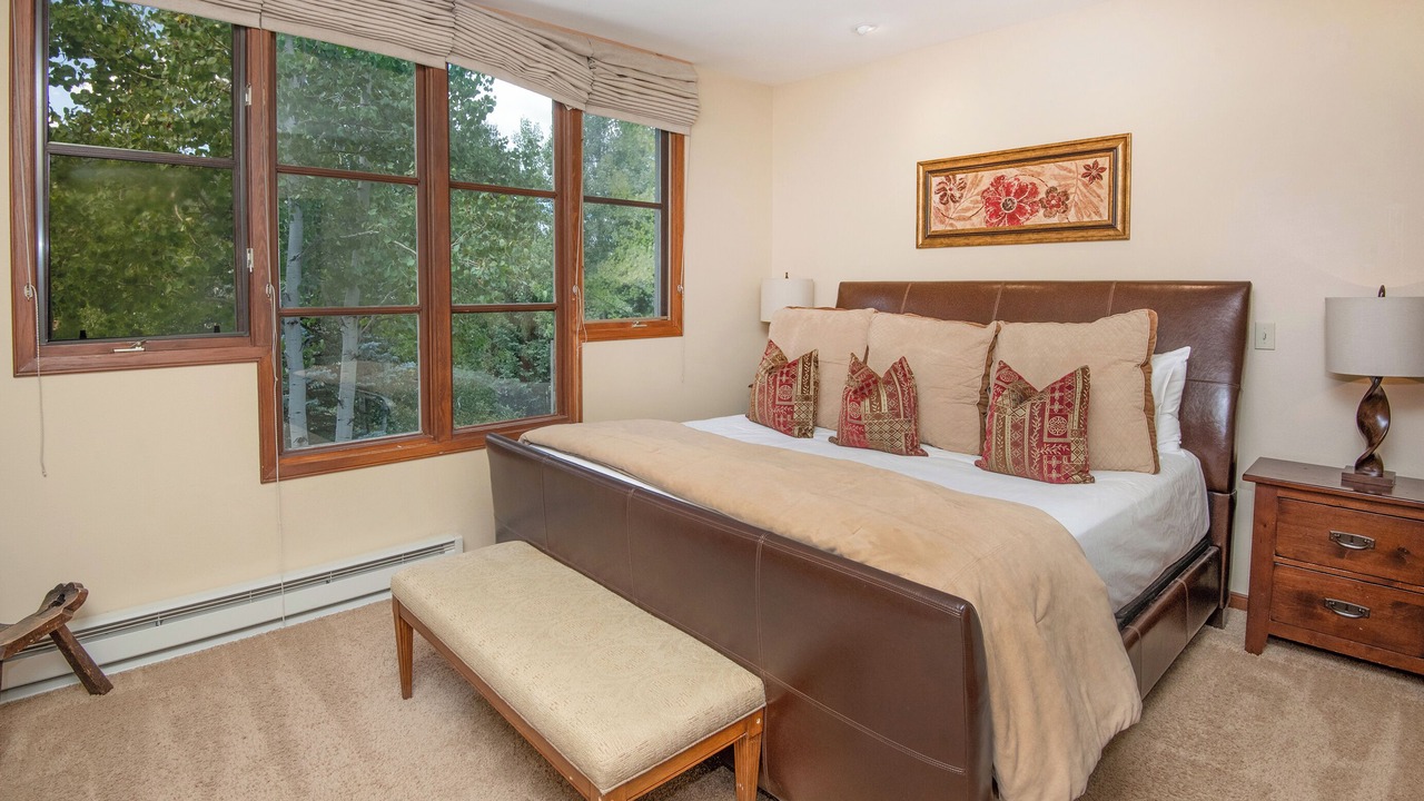 Photo of Bedroom in Highlands Townhomes