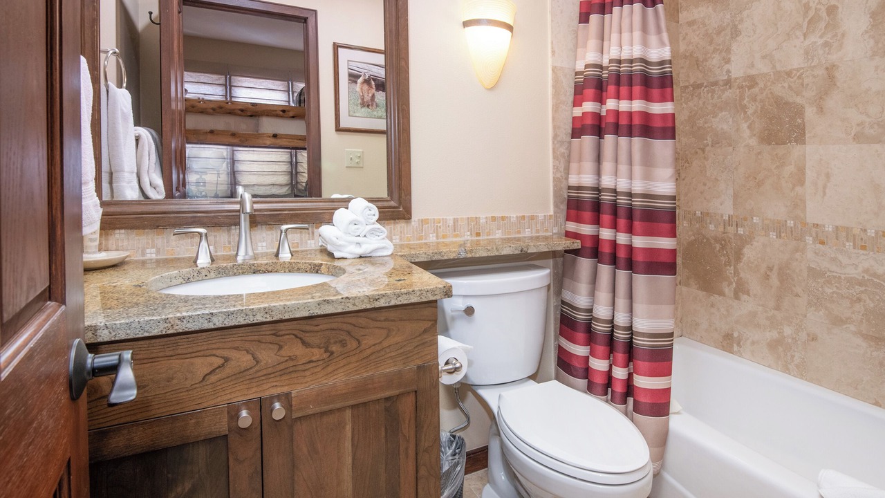 Photo of Bathroom in Highlands Townhomes