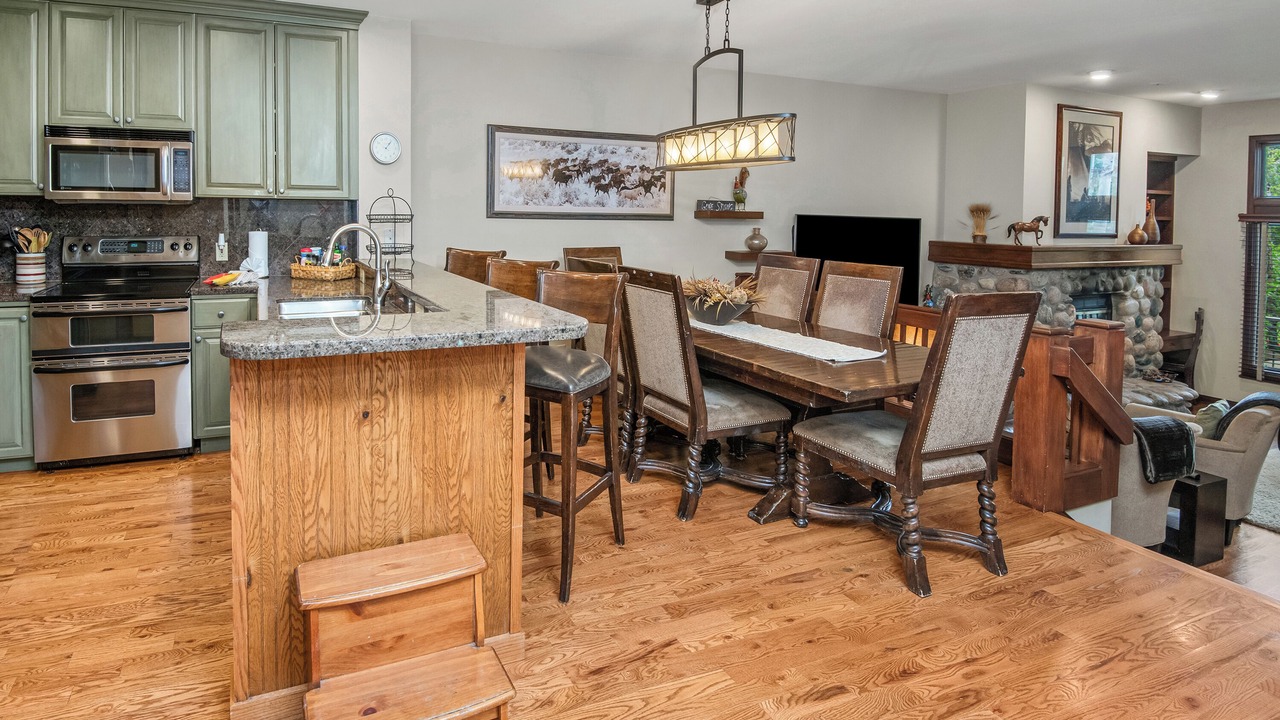 Photo of Kitchen in Highlands Townhomes