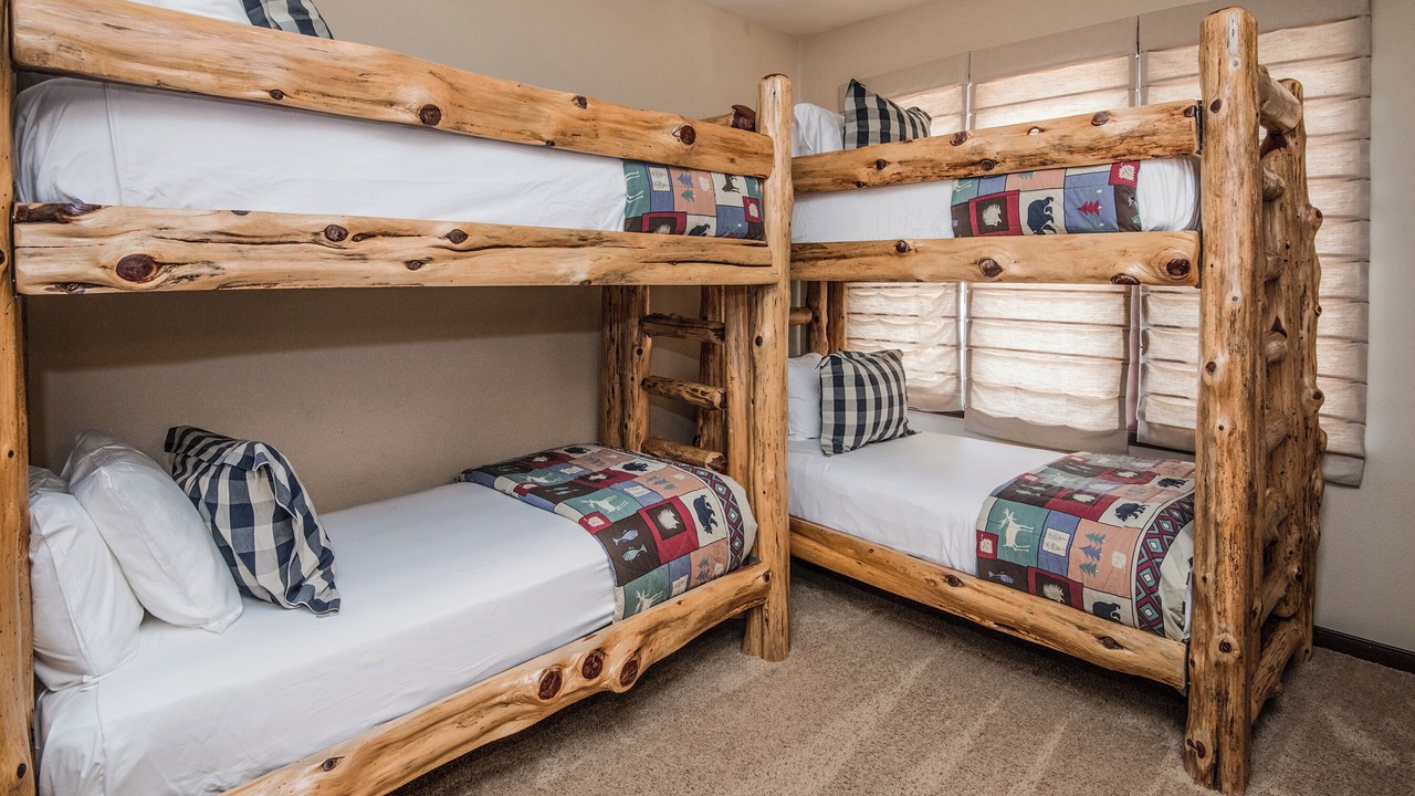 Photo of Bedroom in Highlands Townhomes