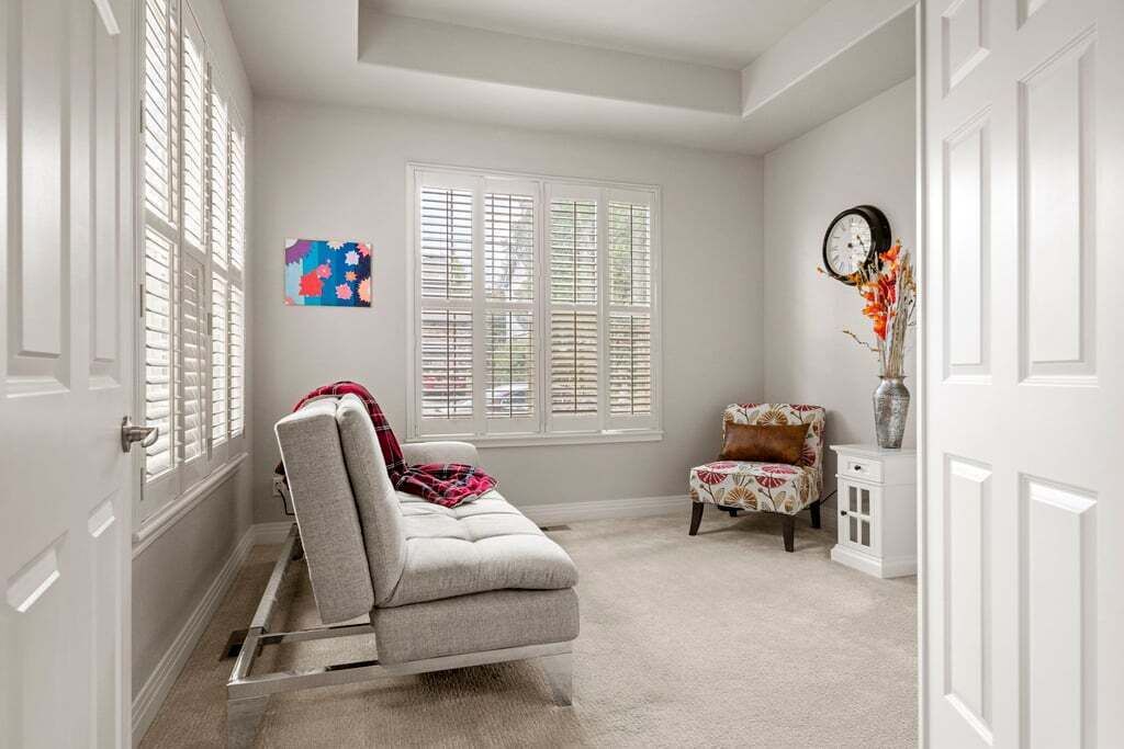 Photo of Livingroom in Lowry Field