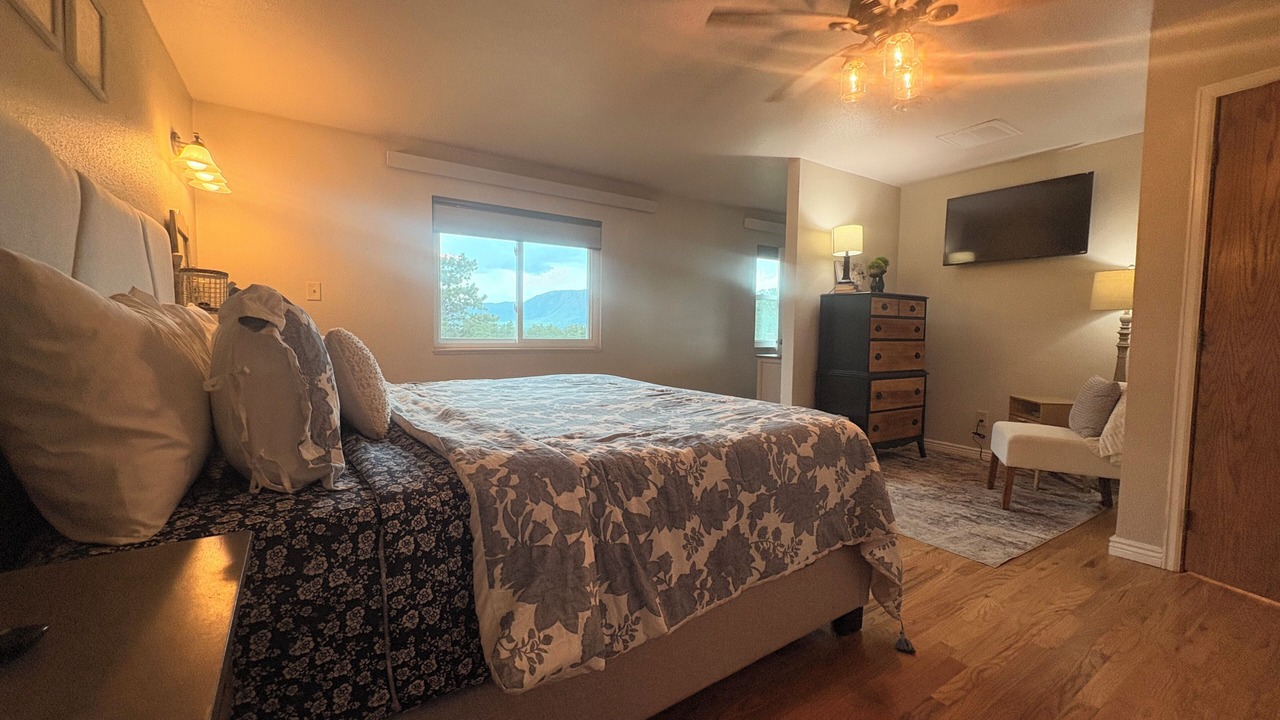 Photo of Bedroom in Monument