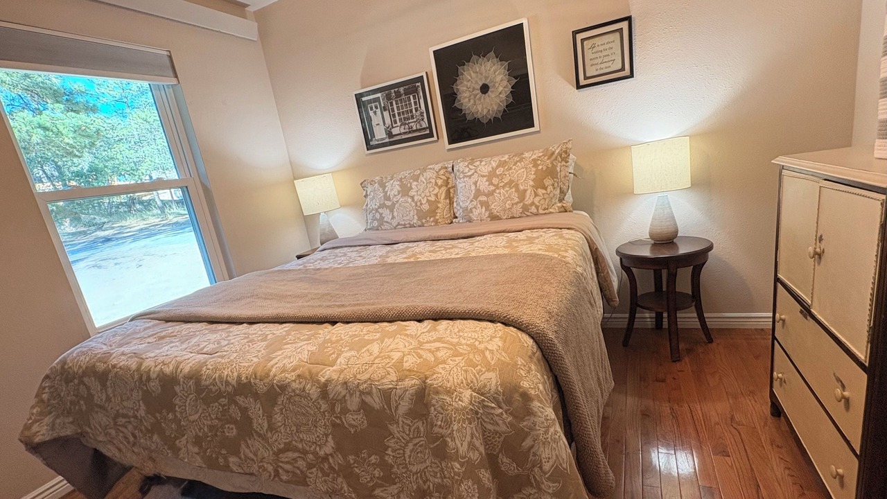 Photo of Bedroom in Monument