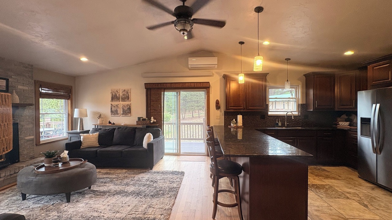 Photo of Livingroom in Monument
