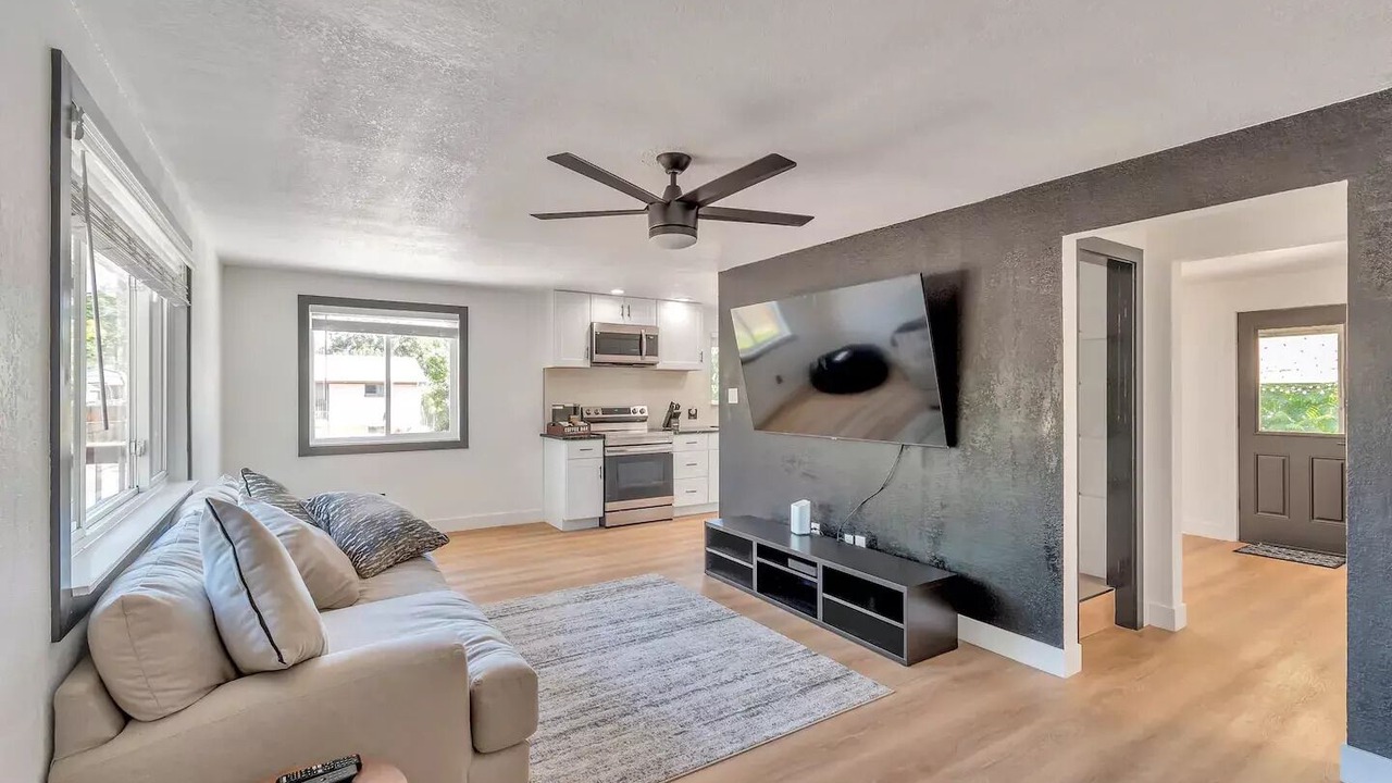 Photo of Livingroom in Lakewood