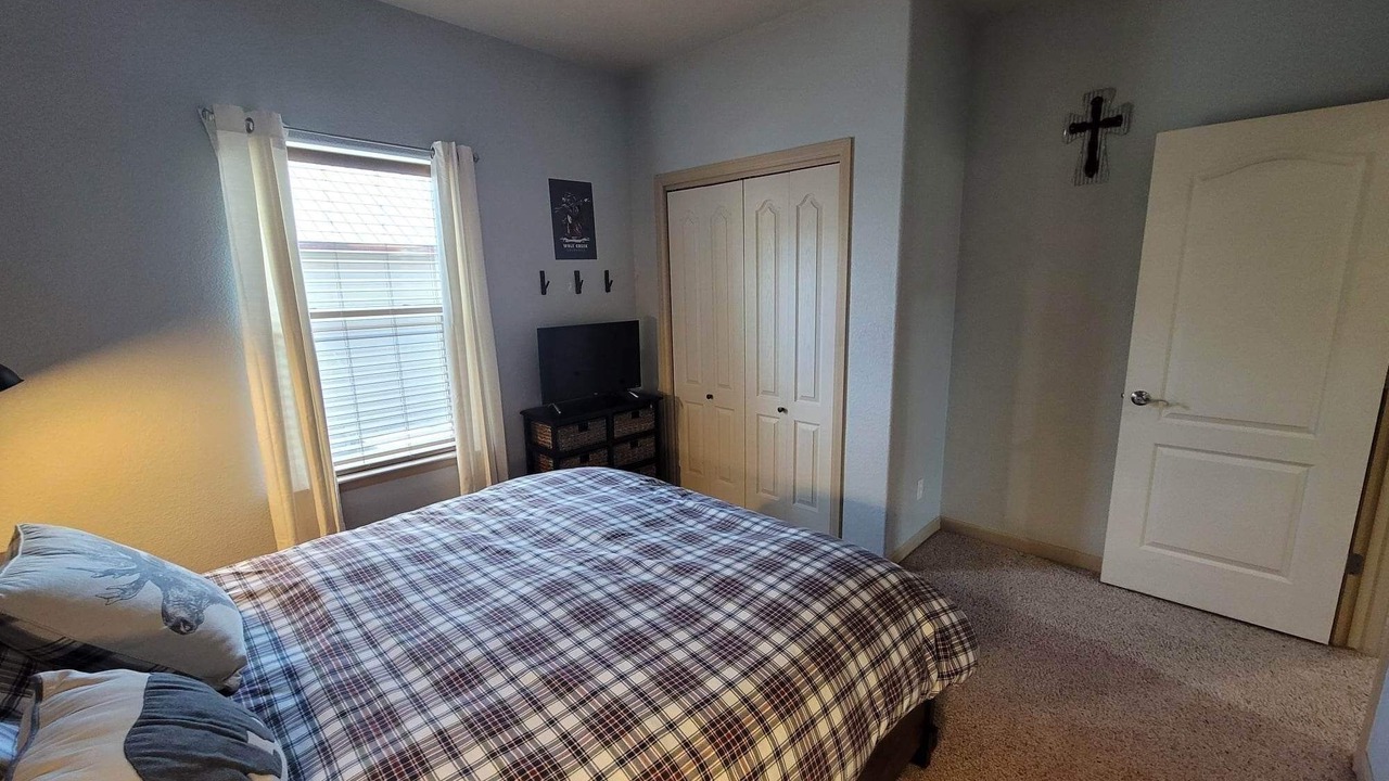 Photo of Bedroom in Lake Hatcher Park