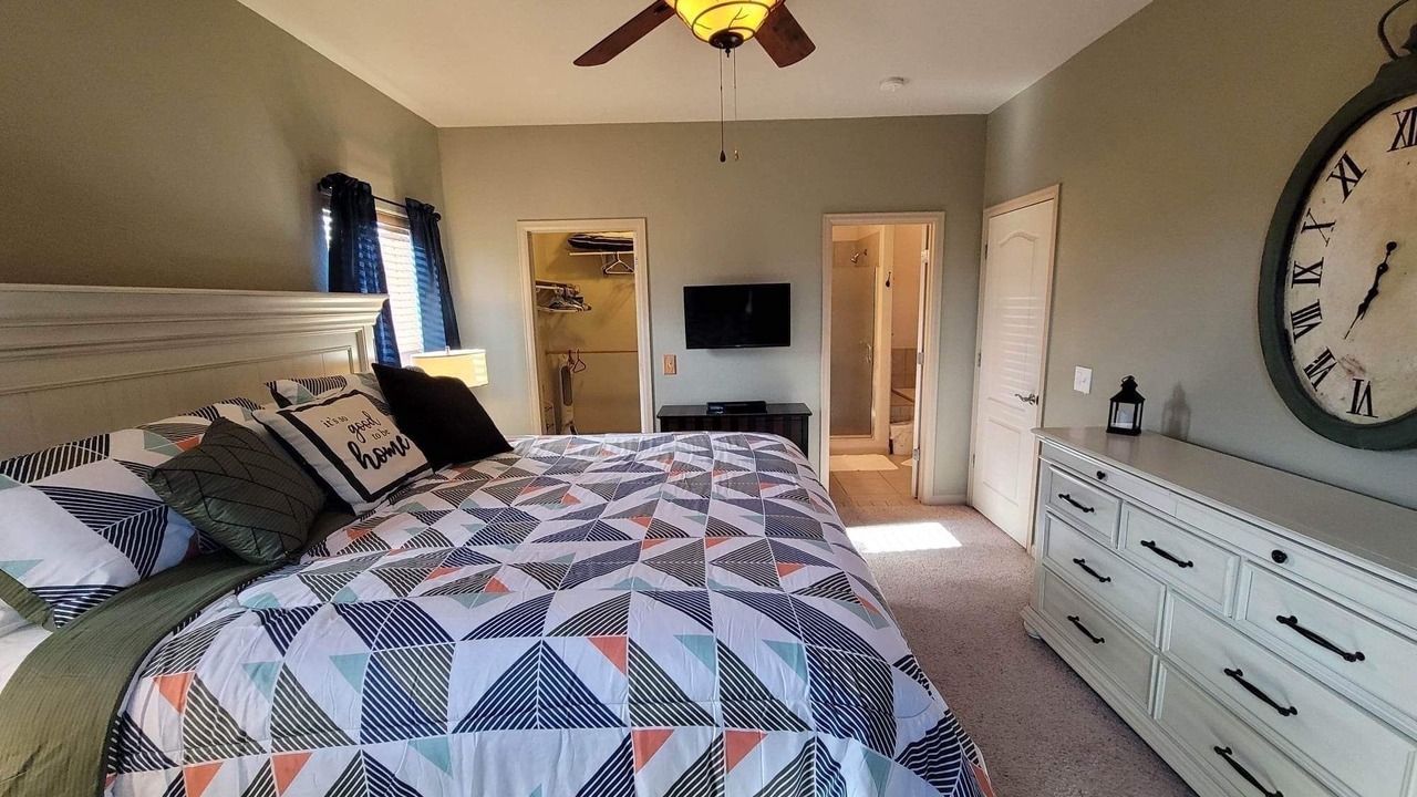 Photo of Bedroom in Lake Hatcher Park