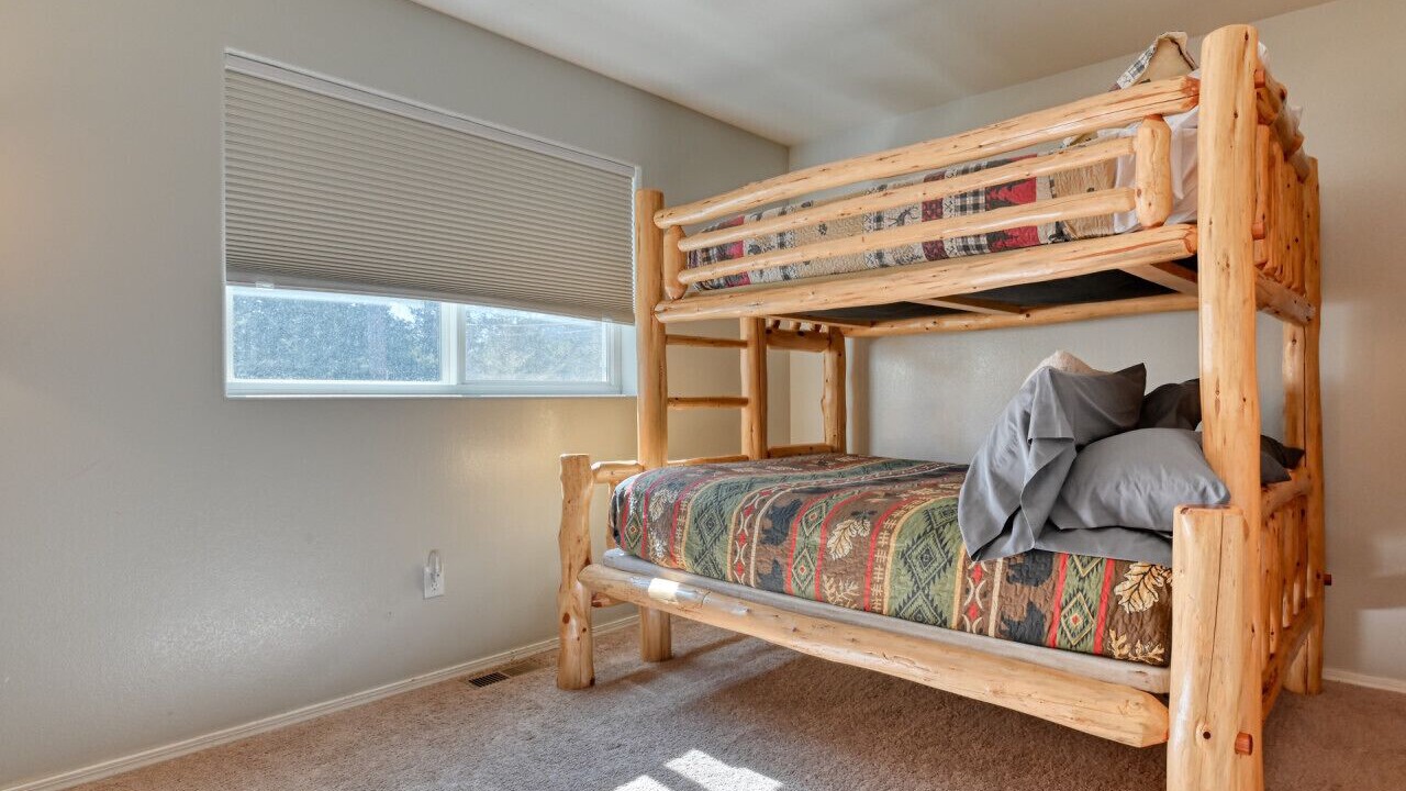 Photo of Bedroom in Green Mountain Falls