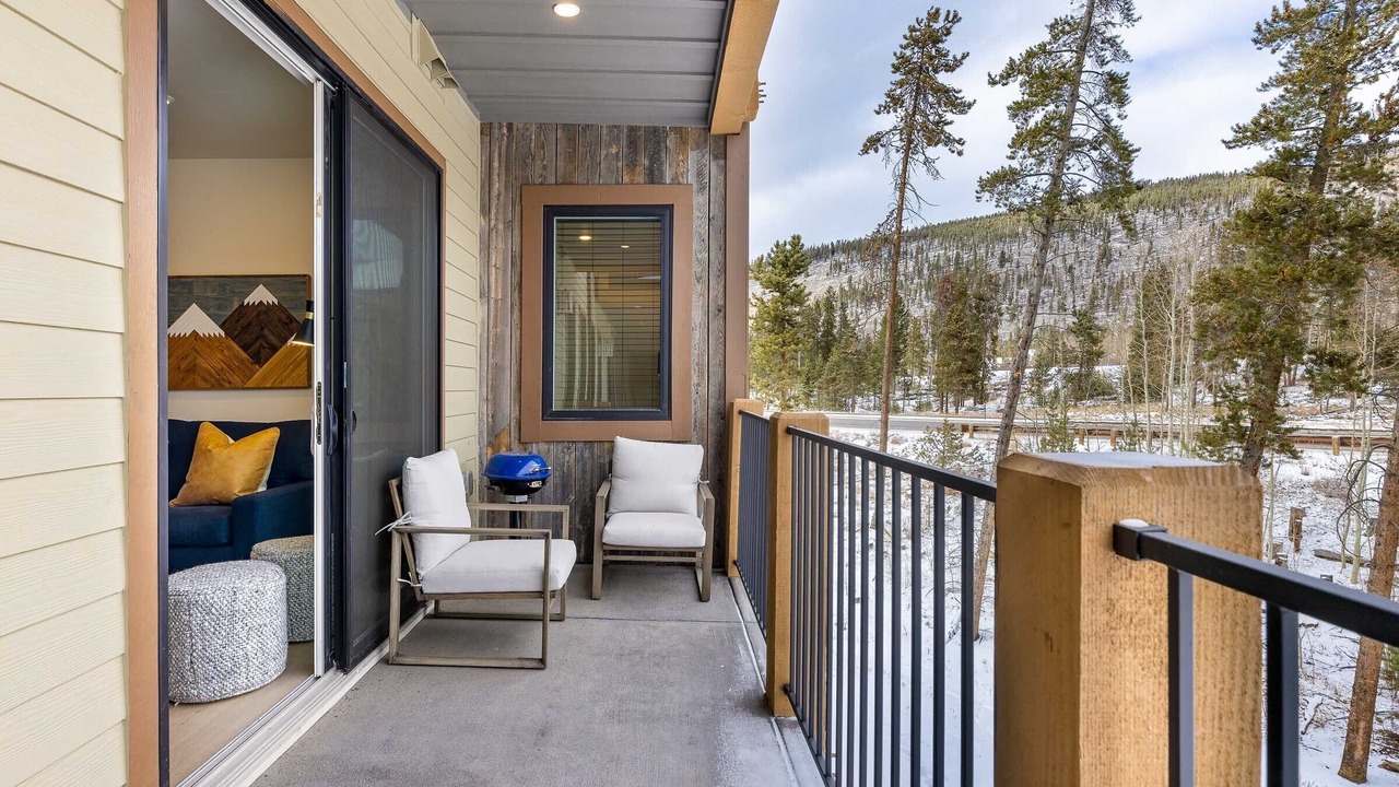 Photo of Patio Balcony in Lakeside Village