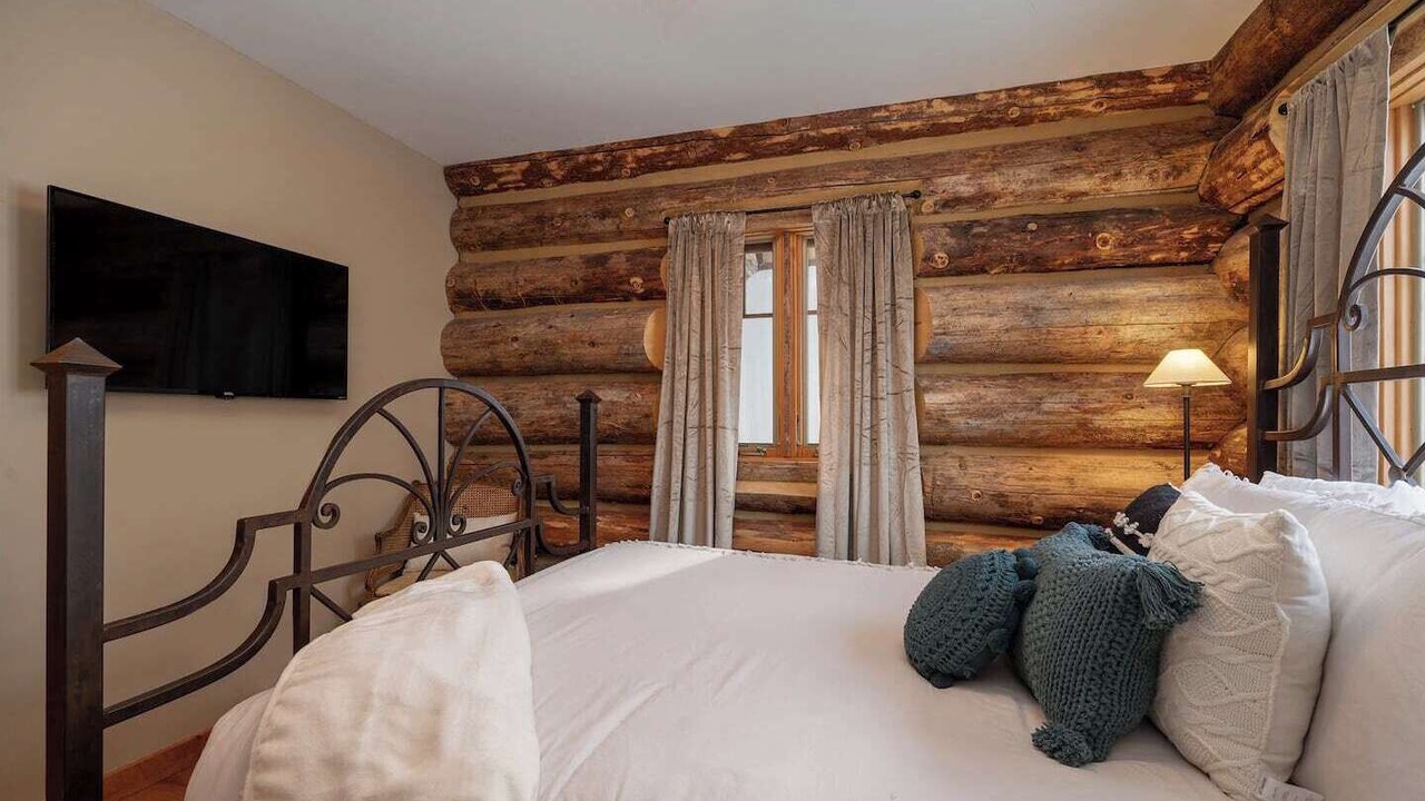 Photo of Bedroom in Grand Lake