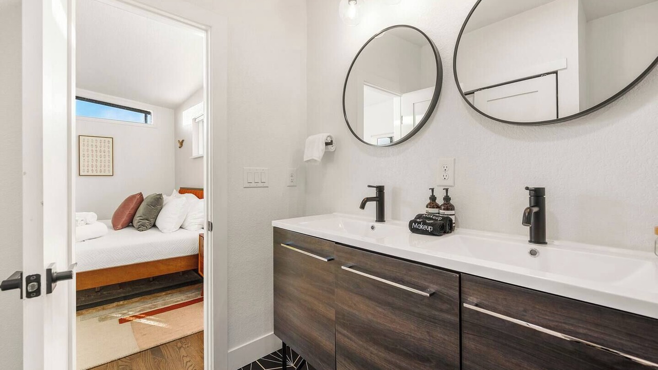 Photo of Bathroom in Lamar Heights Area