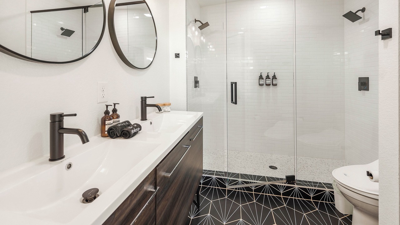 Photo of Bathroom in Lamar Heights Area