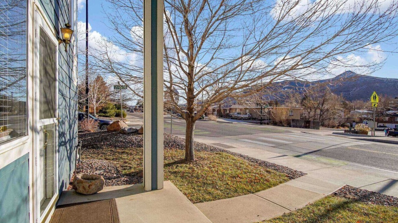 Photo of Outdoor in Golden