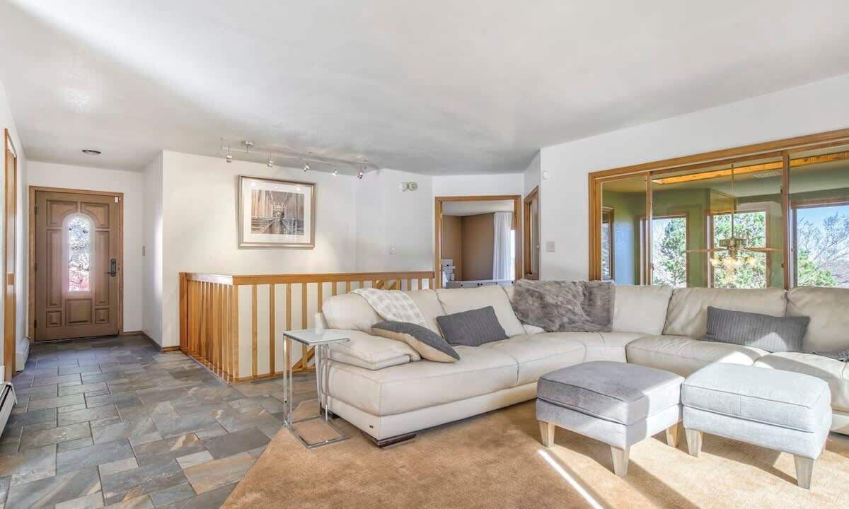 Photo of Livingroom in Manitou Springs Historic District