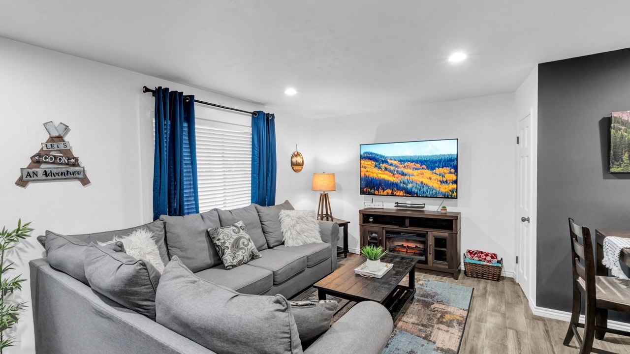 Photo of Livingroom in Dupont
