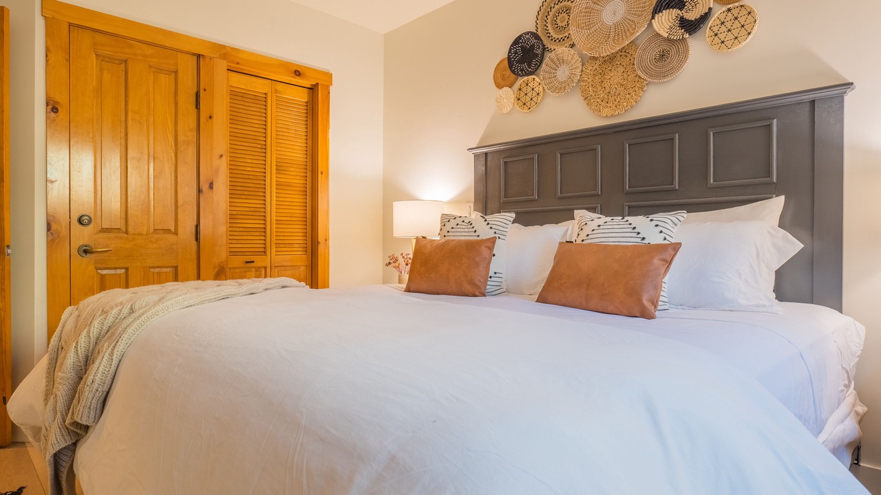 Photo of Bedroom in River Run