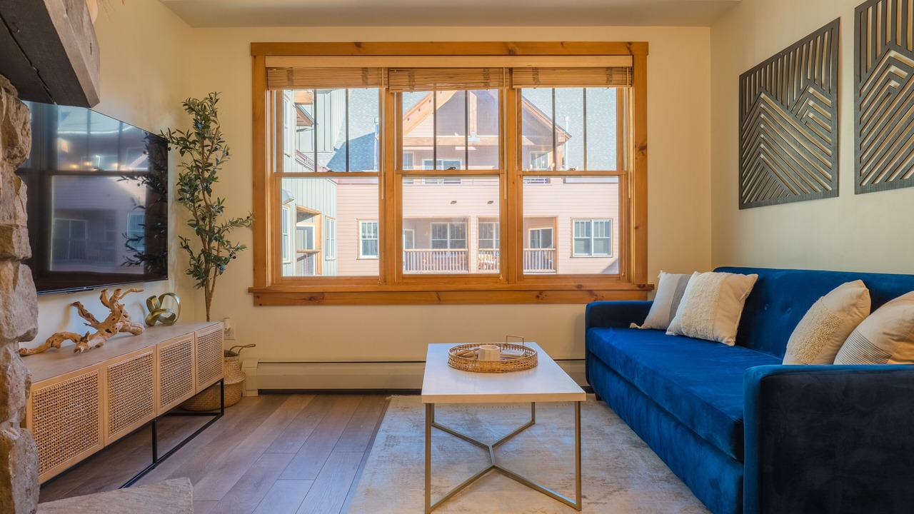 Photo of Livingroom in River Run