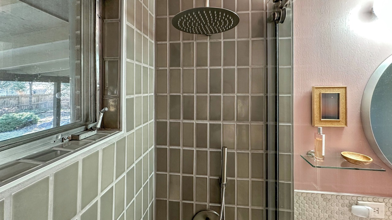 Photo of Bathroom in Baseline Sub