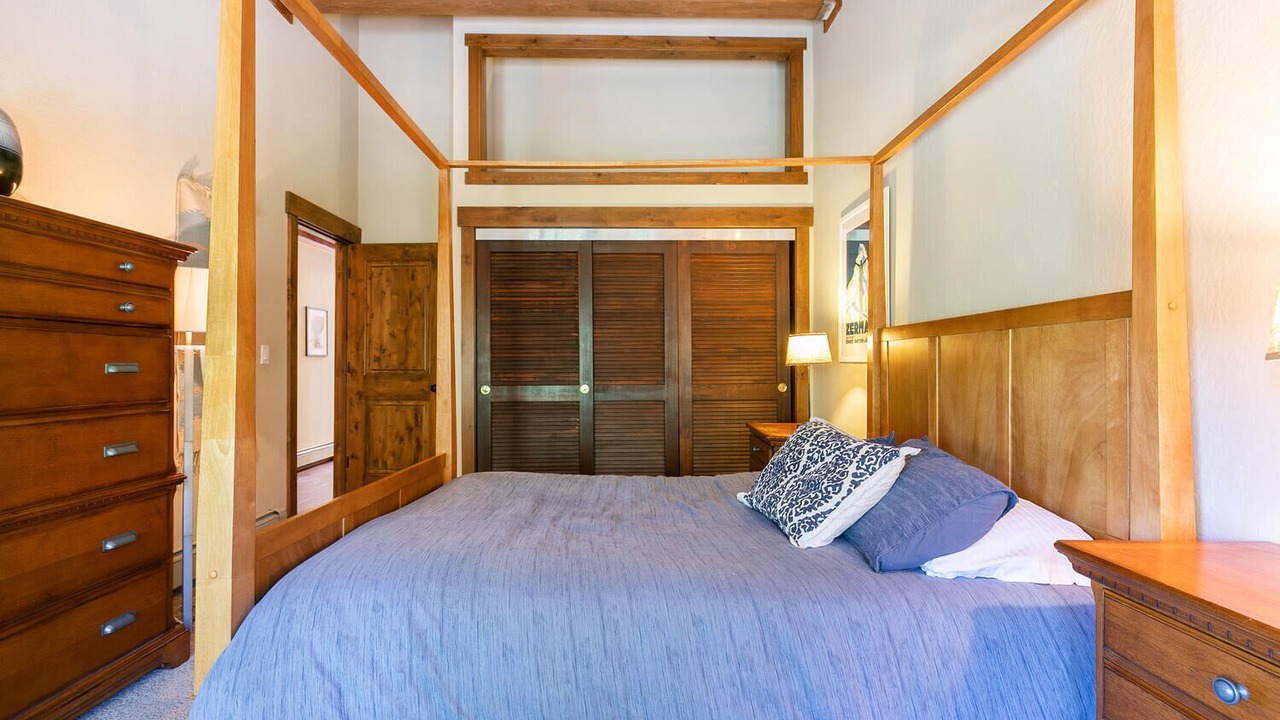 Photo of Bedroom in Alpine Meadows