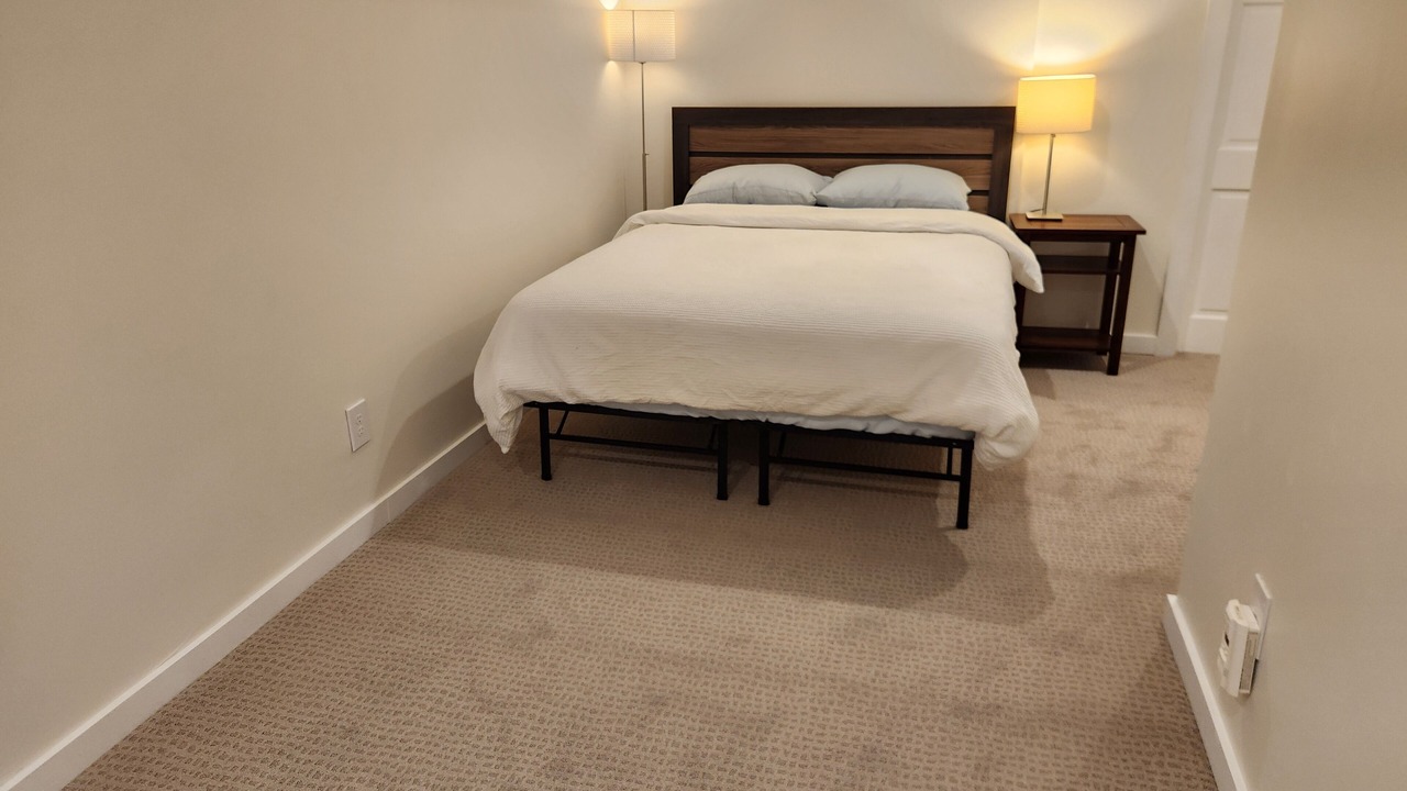 Photo of Bedroom in Glenwood Grove - North Iris