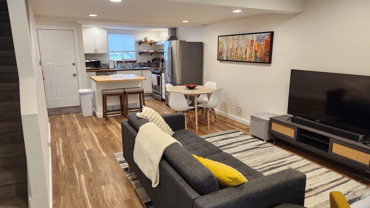 Photo of Livingroom in Glenwood Grove - North Iris