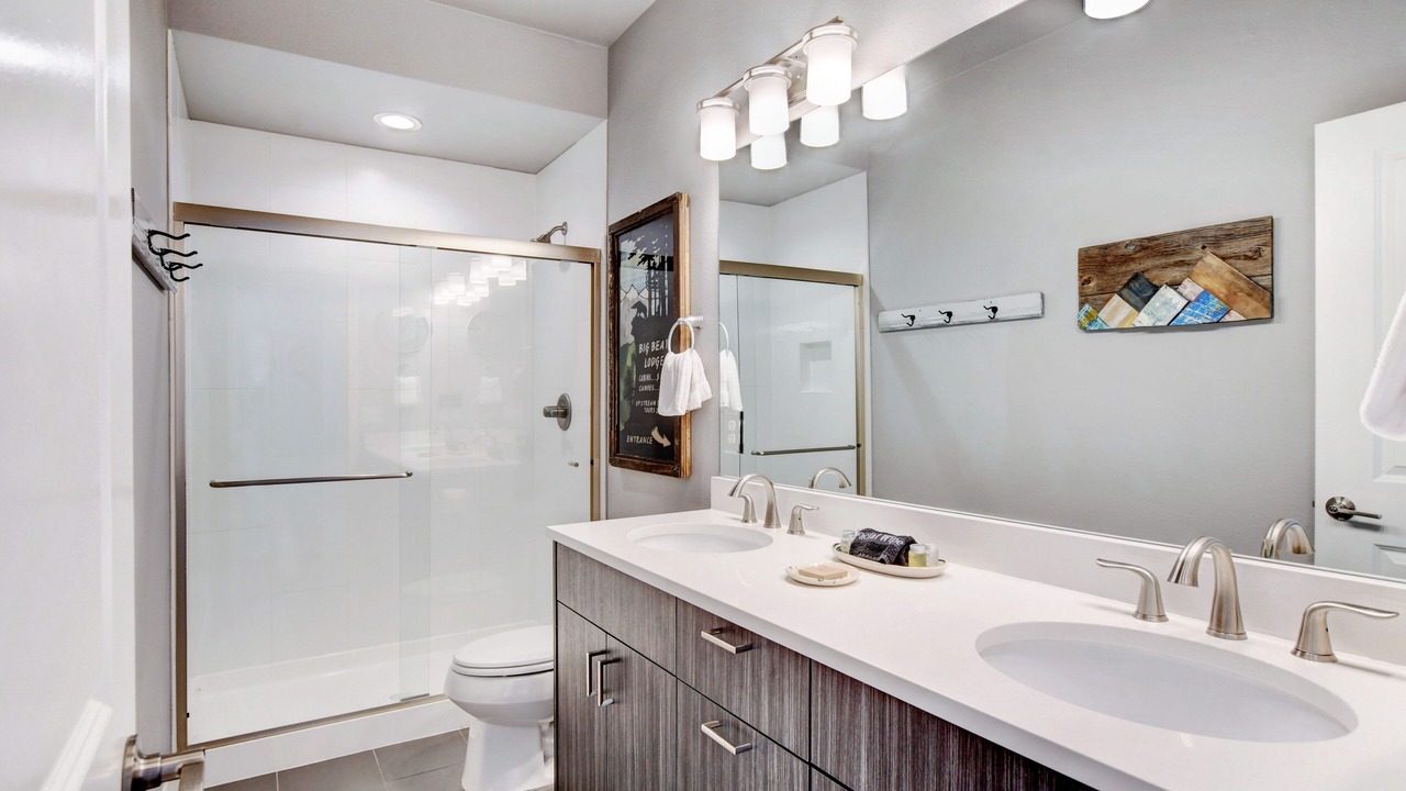 Photo of Bathroom in Rendezvous