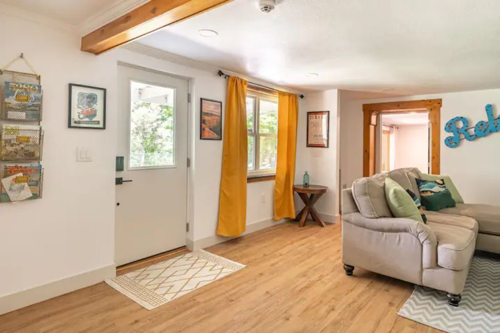 Photo of Livingroom in Bel Aire