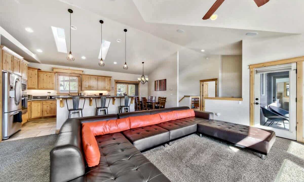 Photo of Livingroom in Mountain View Estates