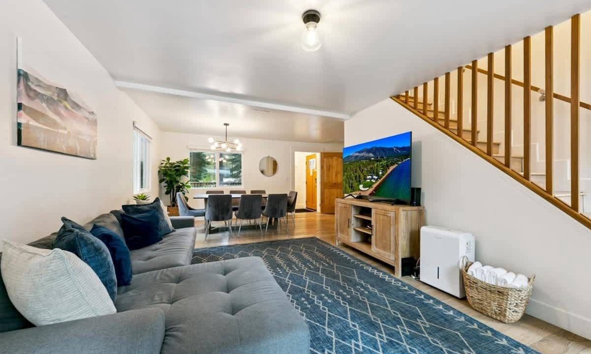 Photo of Livingroom in North Upper Truckee