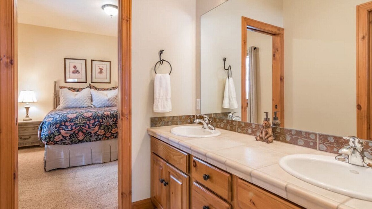 Photo of Bathroom in Edwards
