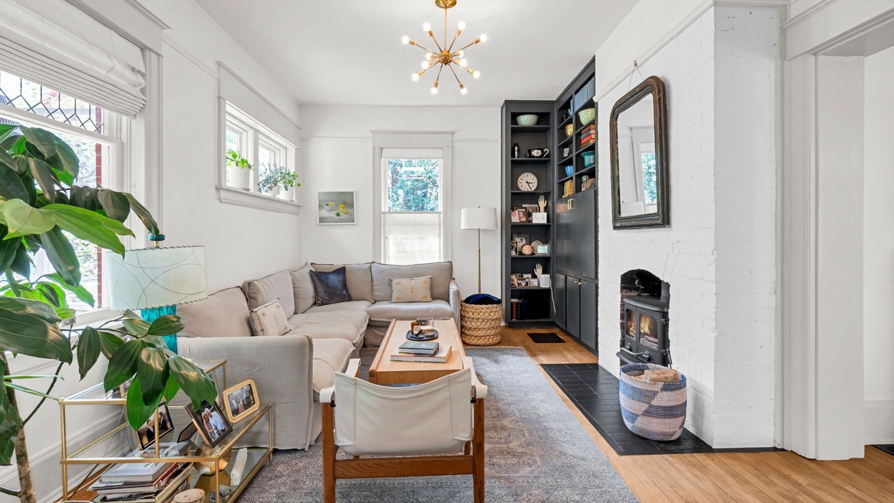 Photo of Livingroom in Downtown