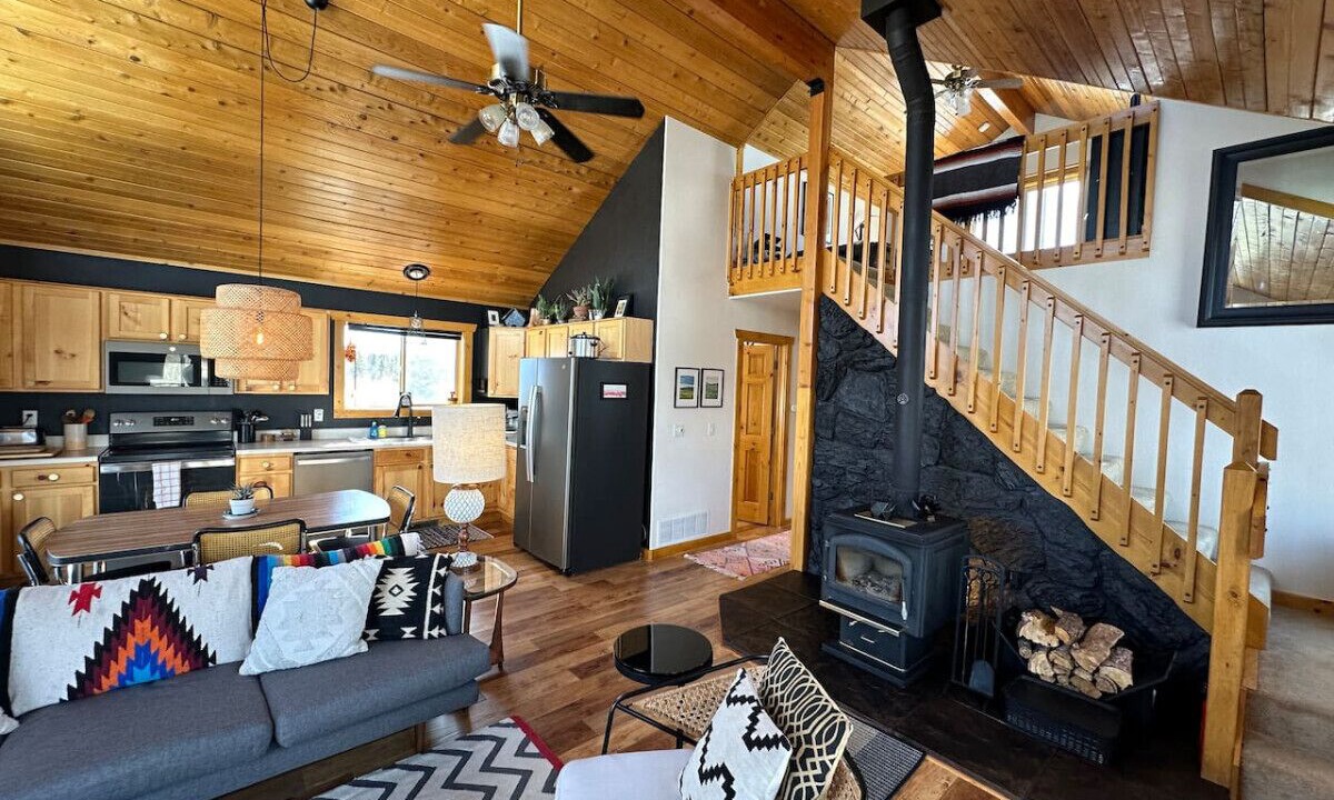 Photo of Livingroom in Indian Mountain