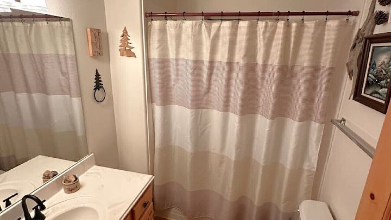 Photo of Bathroom in Indian Mountain
