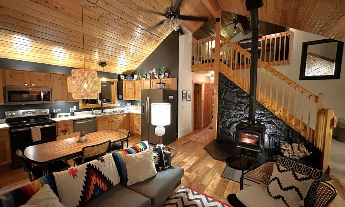 Photo of Livingroom in Indian Mountain