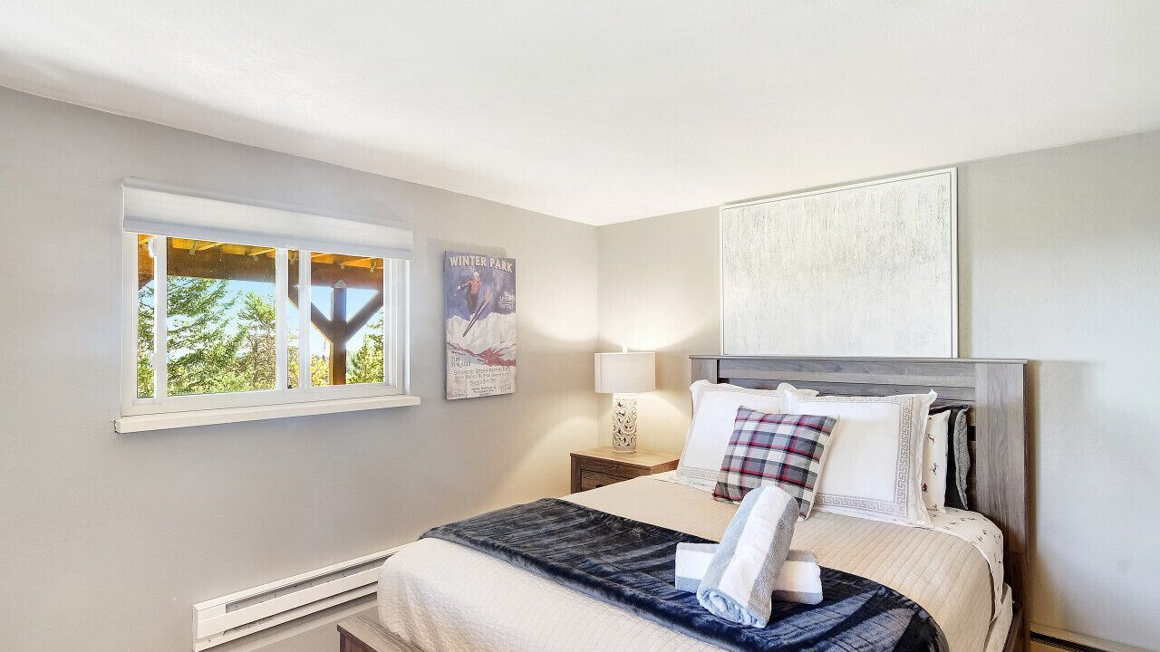 Photo of Bedroom in Shadow Mountain