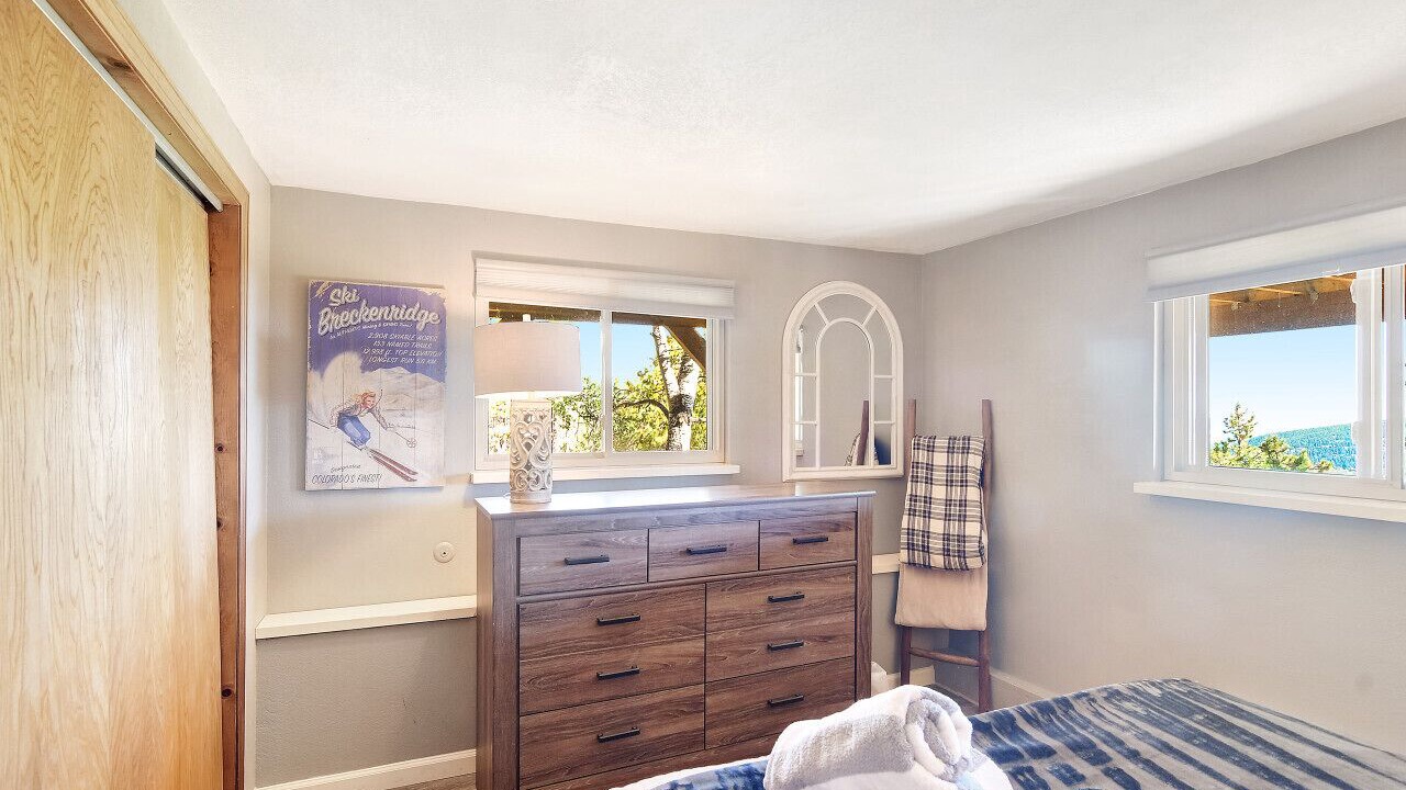 Photo of Bedroom in Shadow Mountain