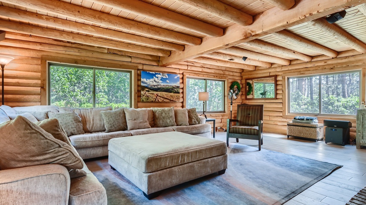 Photo of Livingroom in Woodmoor