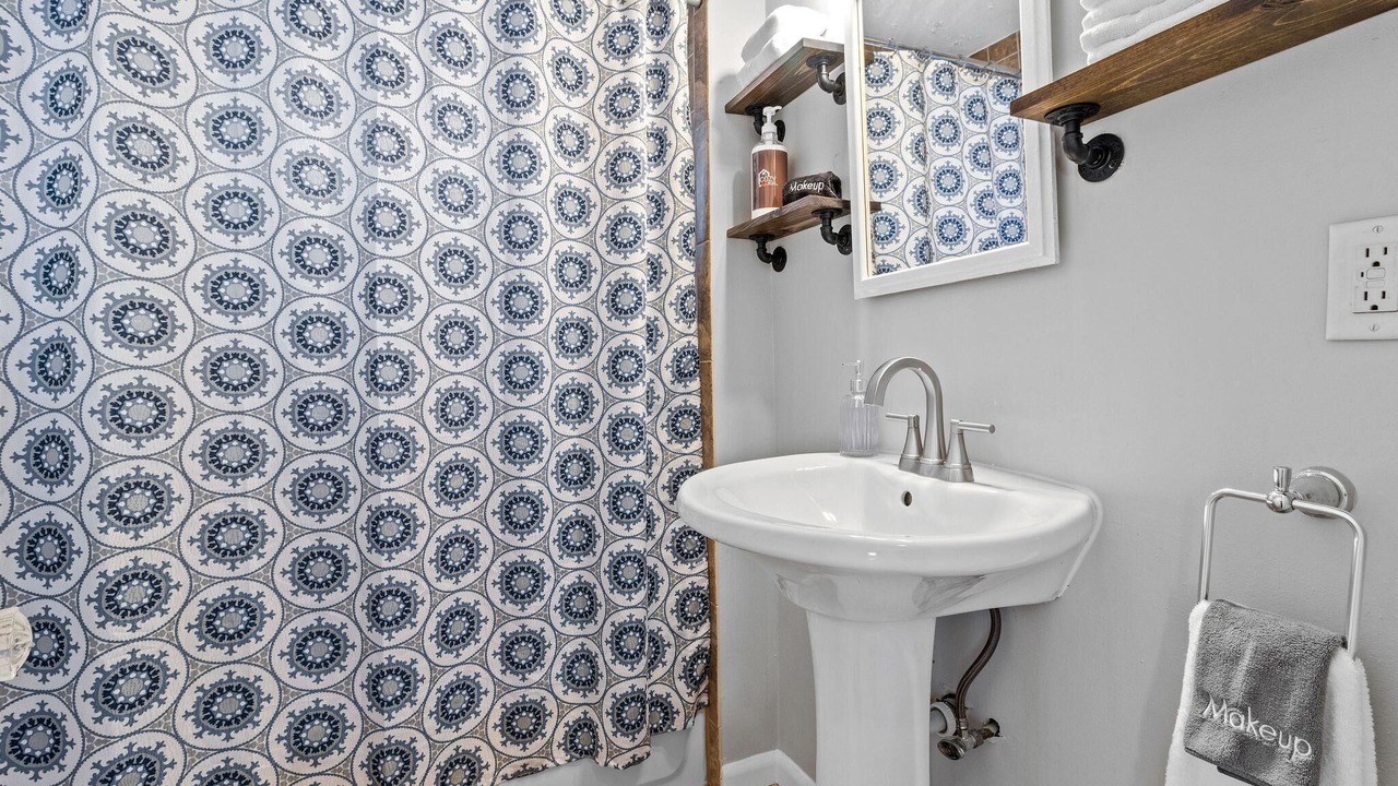 Photo of Bathroom in Tower Homes