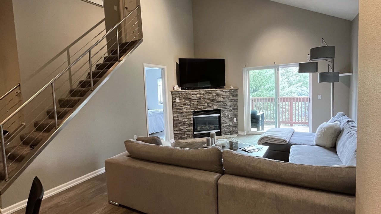 Photo of Livingroom in Edwards