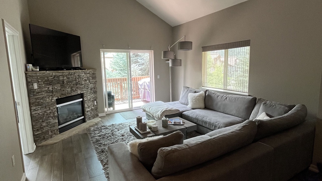 Photo of Livingroom in Edwards