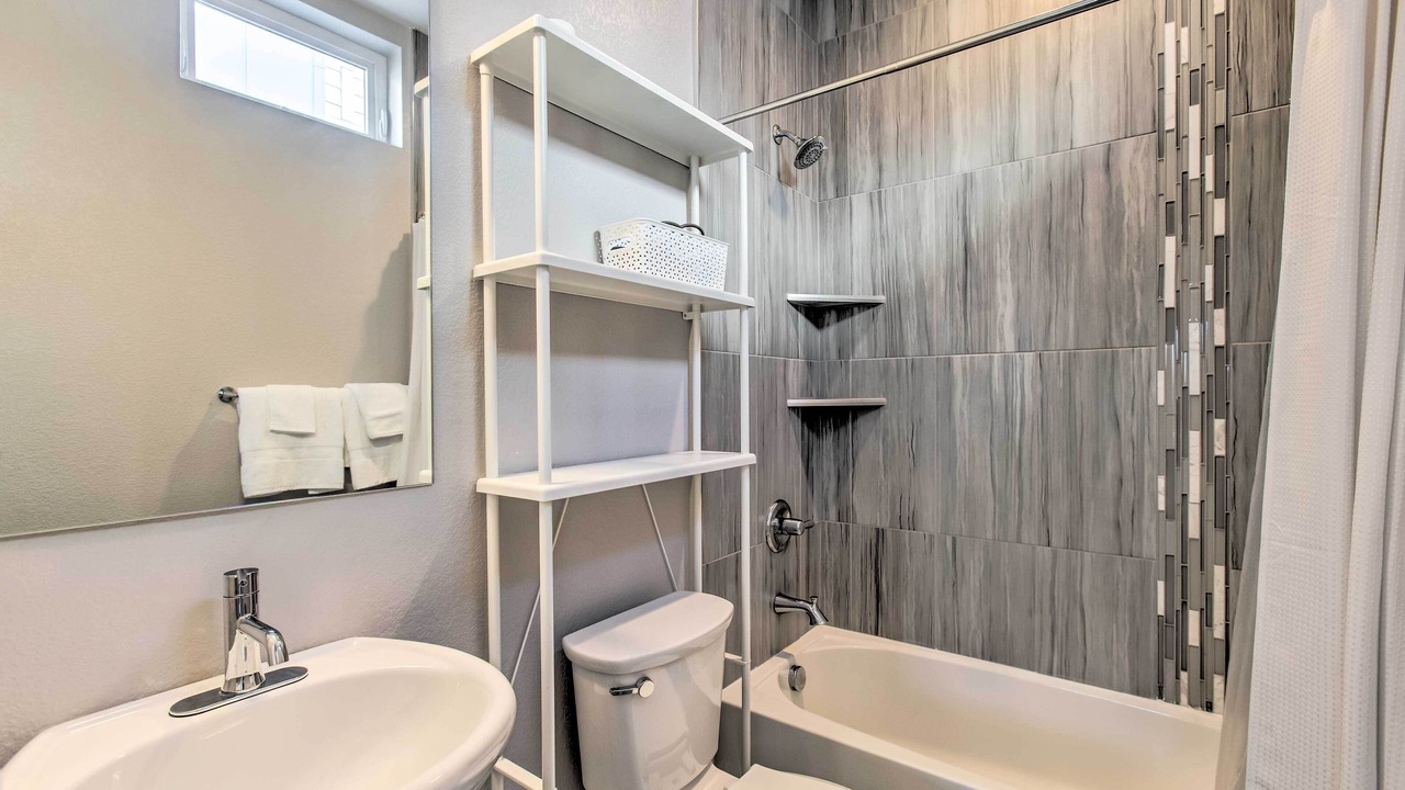 Photo of Bathroom in Jefferson Park